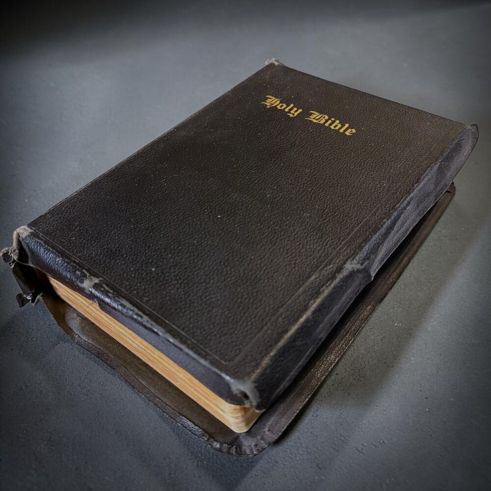 Vintage 1941 The Illuminated Bible Black Leather Bound Completely Indexed USA